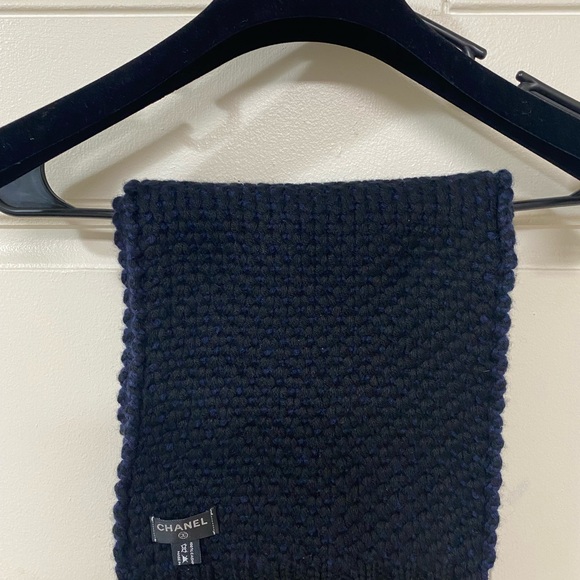 NWOT Chanel Navy Cashmere CC
Logo Shooting Star Scarf - Picture 7 of 16
